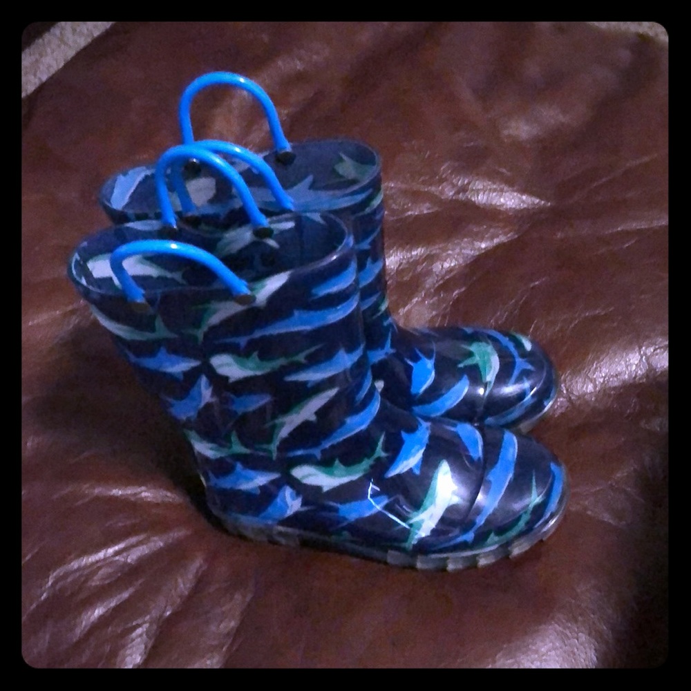 Light up rain boots